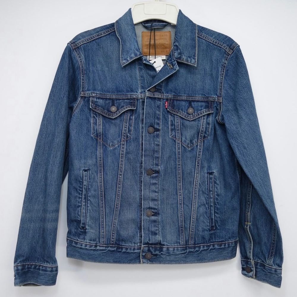 NWT Levi’s jeans Jacket M